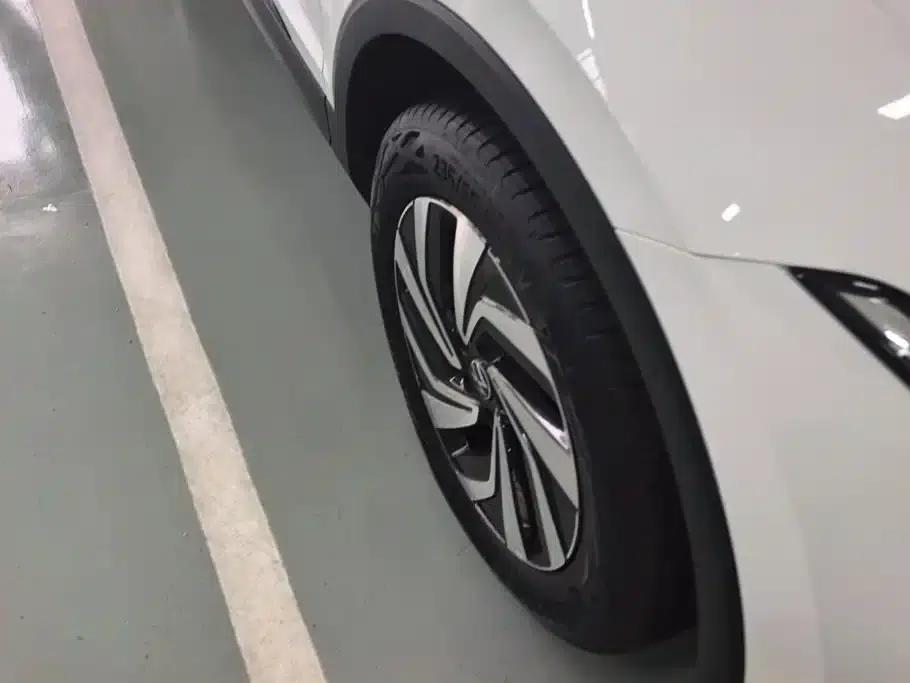 Tiguan L 2023 330TSI Automatic 2WD Comfort Edition — миниатюра 6
