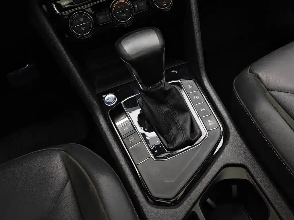 Tiguan L 2019 330TSI Automatic 2WD Smart Luxury Edition (National V Emission Standard) — миниатюра 13