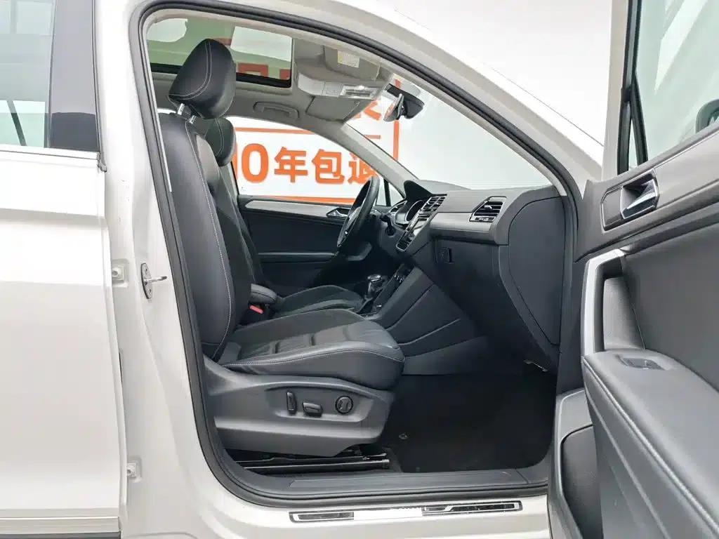 Tiguan L 2019 330TSI Automatic 2WD Smart Luxury Edition (National V Emission Standard) — миниатюра 23