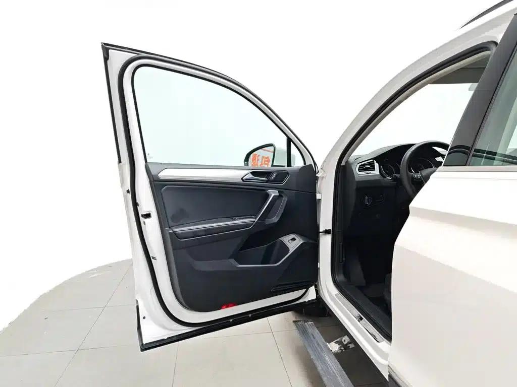 Tiguan L 2019 330TSI Automatic 2WD Smart Luxury Edition (National V Emission Standard) — миниатюра 8