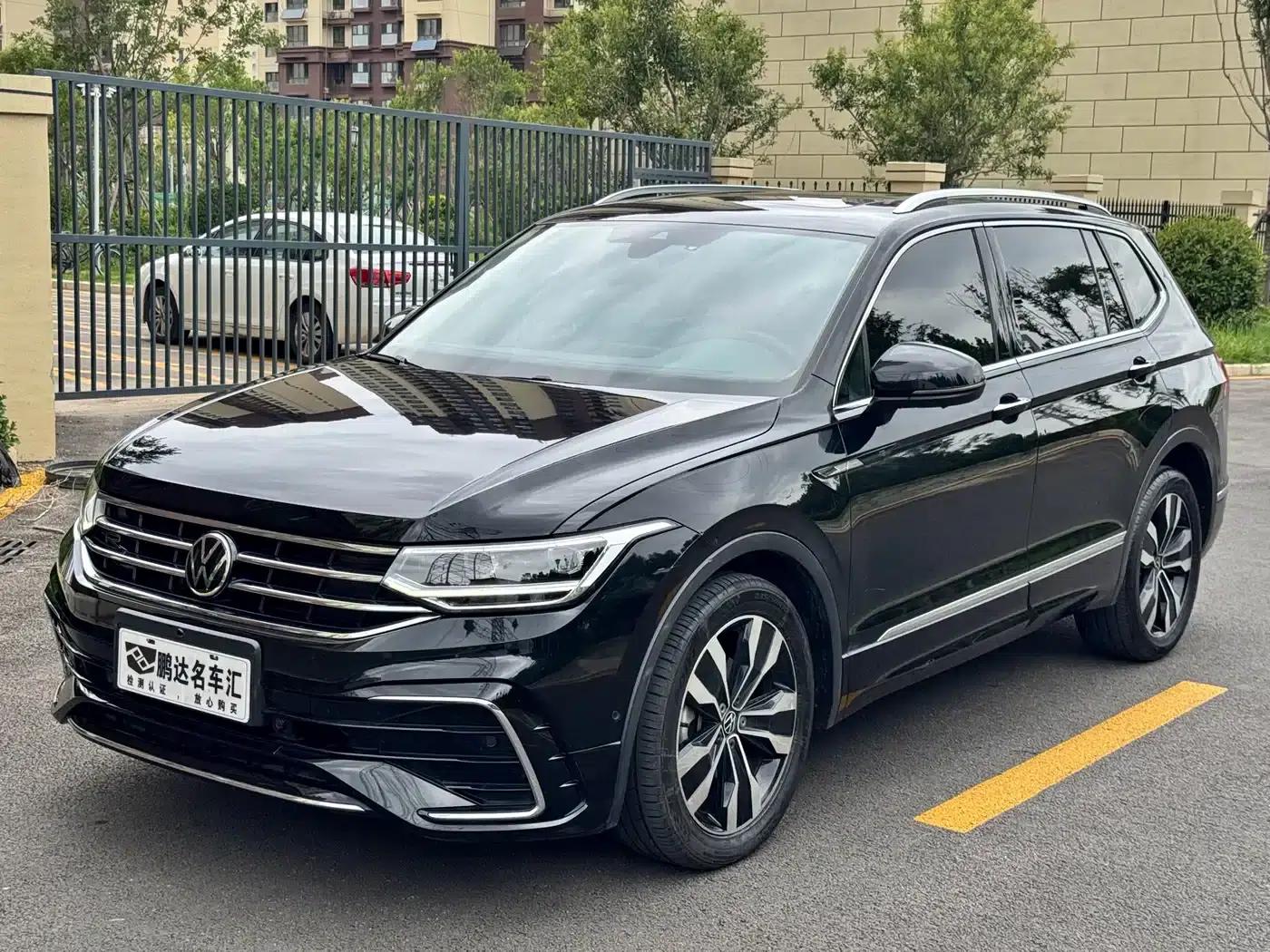 Tiguan L 2023 Facelift 330TSI Automatic 2WD R-Line Premium Edition — миниатюра 1