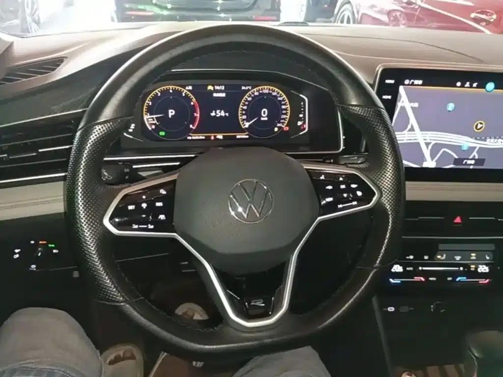 Tiguan L 2023 330TSI Automatic 2WD R-Line Premium Edition — миниатюра 11
