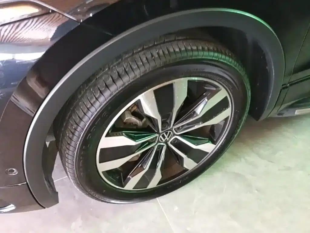 Tiguan L 2023 330TSI Automatic 2WD R-Line Premium Edition — миниатюра 23