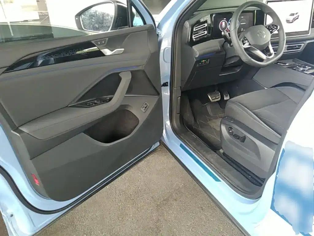 Tiguan L 2026 PRO 380TSI AWD R-Line Supreme Edition — миниатюра 23