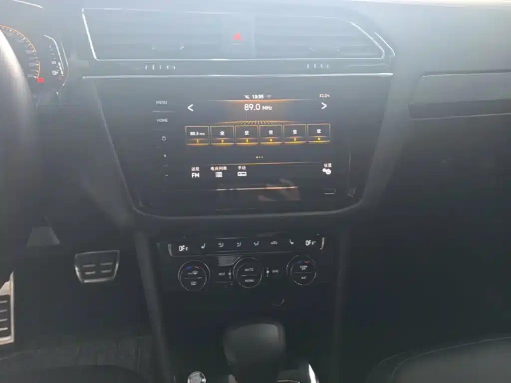 Tiguan L 2021 330TSI Automatic 2WD R-Line Premium Edition — миниатюра 13