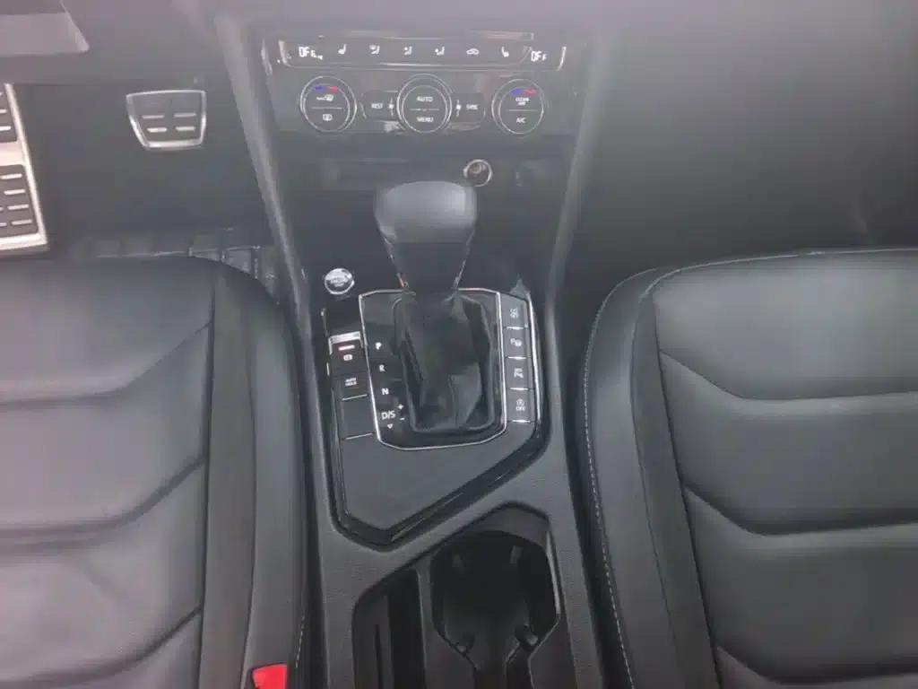 Tiguan L 2021 330TSI Automatic 2WD R-Line Premium Edition — миниатюра 14