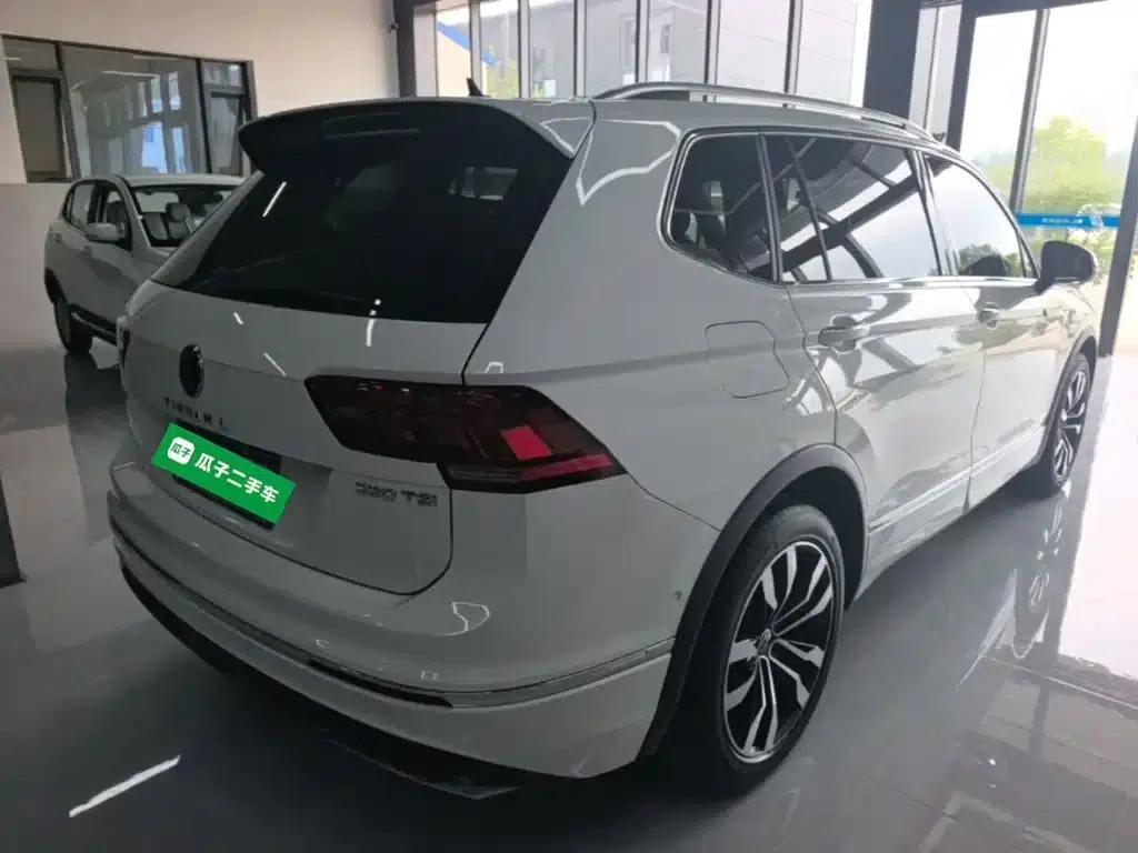 Tiguan L 2021 330TSI Automatic 2WD R-Line Premium Edition — миниатюра 7