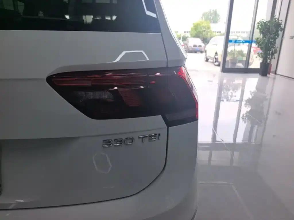 Tiguan L 2021 330TSI Automatic 2WD R-Line Premium Edition — миниатюра 8