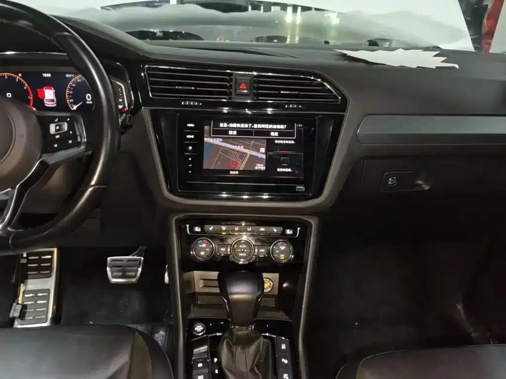 Tiguan L 2021 330TSI Automatic 2WD R-Line Premium Edition — миниатюра 13