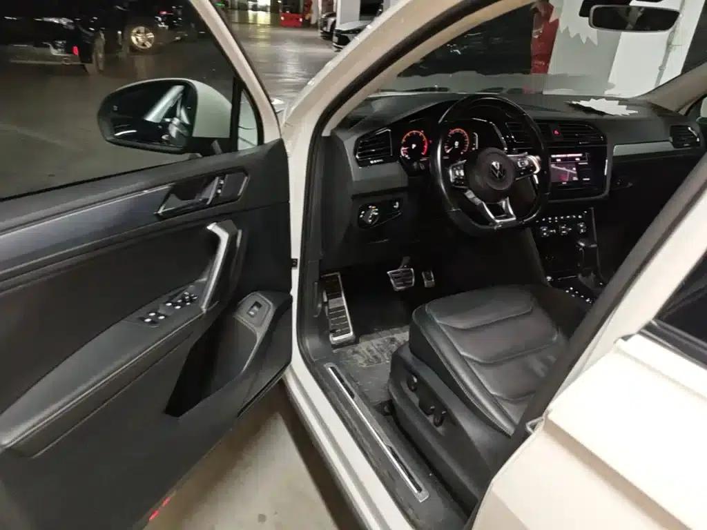 Tiguan L 2021 330TSI Automatic 2WD R-Line Premium Edition — миниатюра 16