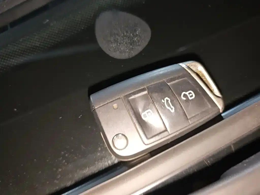 Tiguan L 2021 330TSI Automatic 2WD R-Line Premium Edition — миниатюра 9