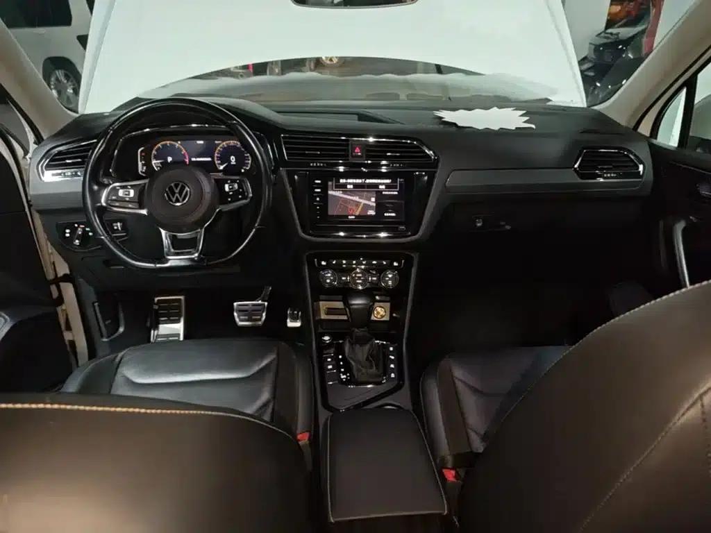 Tiguan L 2021 330TSI Automatic 2WD R-Line Premium Edition — миниатюра 10