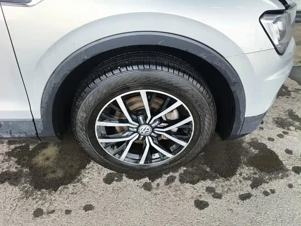 Tiguan L 2017 330TSI Automatic 2WD Luxury Edition — миниатюра 14