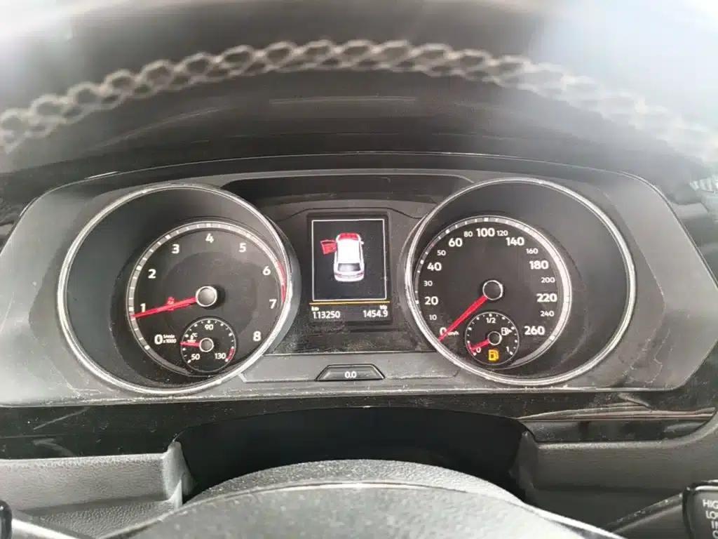 Tiguan L 2017 330TSI Automatic 2WD Luxury Edition — миниатюра 18