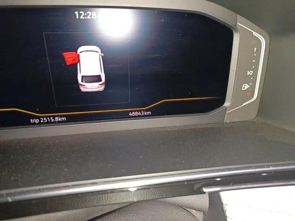 Tiguan L 2023 330TSI Automatic 2WD R-Line Premium Edition — миниатюра 5