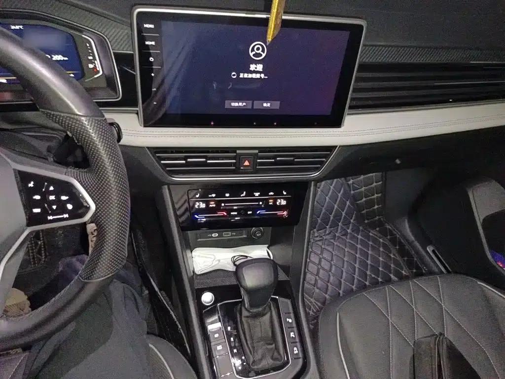 Tiguan L 2023 330TSI Automatic 2WD R-Line Premium Edition — миниатюра 6