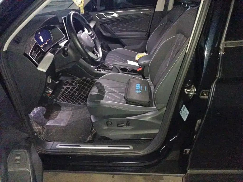 Tiguan L 2023 330TSI Automatic 2WD R-Line Premium Edition — миниатюра 8