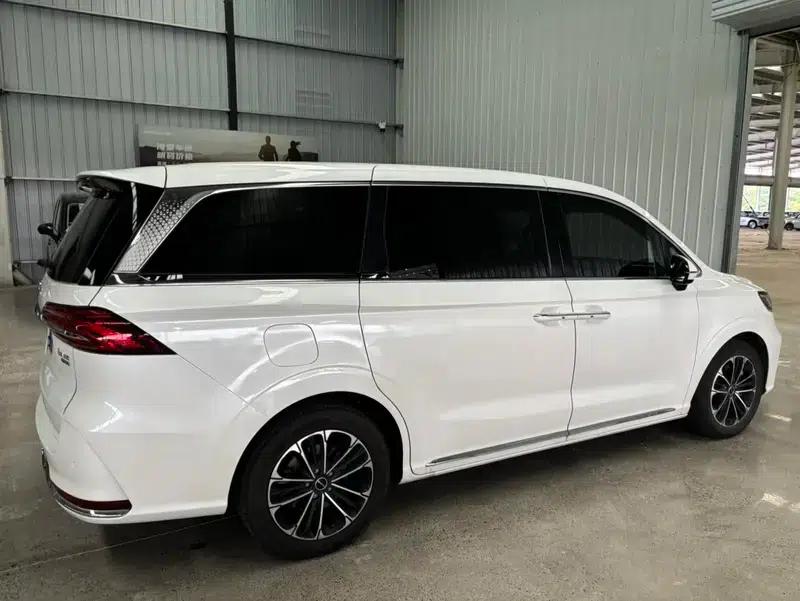 Roewe iMAX8 2023 400TGI Comfort Edition — миниатюра 7