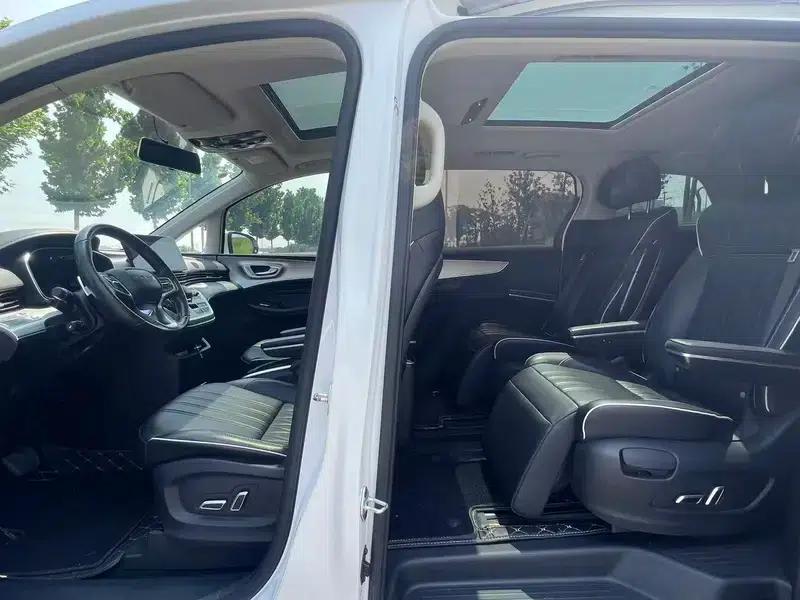 Roewe iMAX8 2021 400TGI Supreme Series Land Cruiser Edition — миниатюра 6