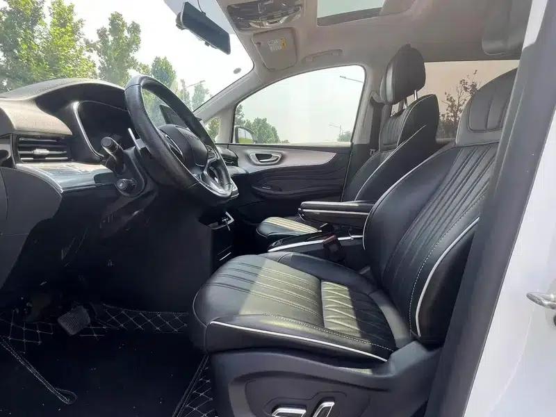 Roewe iMAX8 2021 400TGI Supreme Series Land Cruiser Edition — миниатюра 8