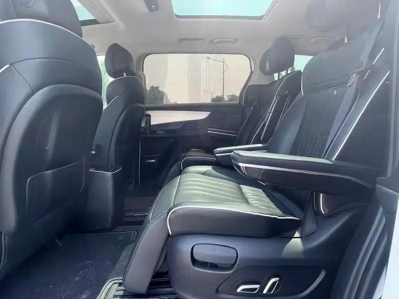Roewe iMAX8 2021 400TGI Supreme Series Land Cruiser Edition — миниатюра 9