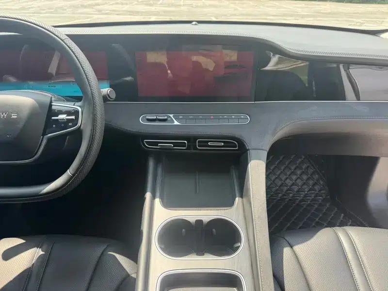 Roewe D7 DMH 2025 125 World Champion Excellence Edition — миниатюра 18