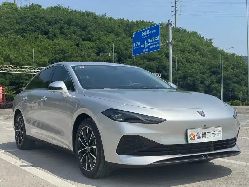 Roewe D7 DMH 2025 125 World Champion Excellence Edition — миниатюра 3