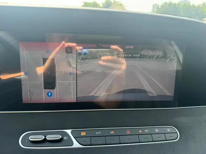 Roewe D7 DMH 2025 125 World Champion Excellence Edition — миниатюра 26