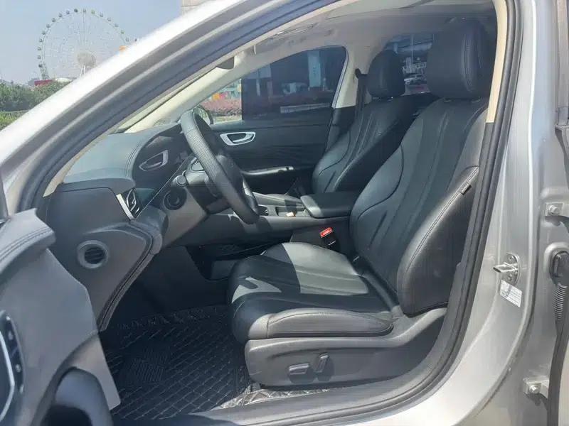 Roewe D7 DMH 2025 125 World Champion Excellence Edition — миниатюра 27