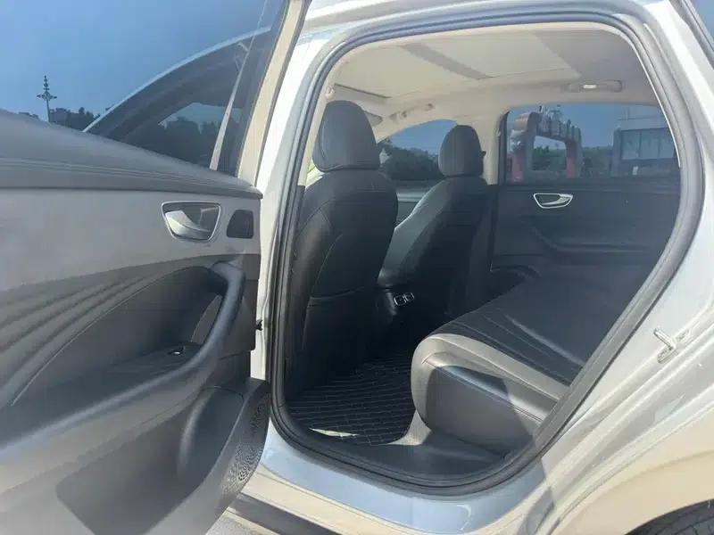 Roewe D7 DMH 2025 125 World Champion Excellence Edition — миниатюра 31