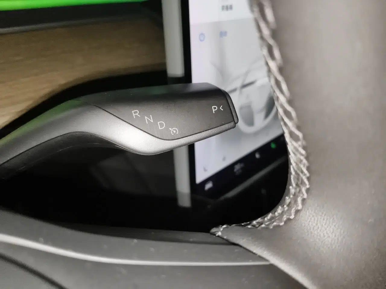 Tesla Model Y 2021 Standard Range Rear-Wheel Drive Version — миниатюра 14