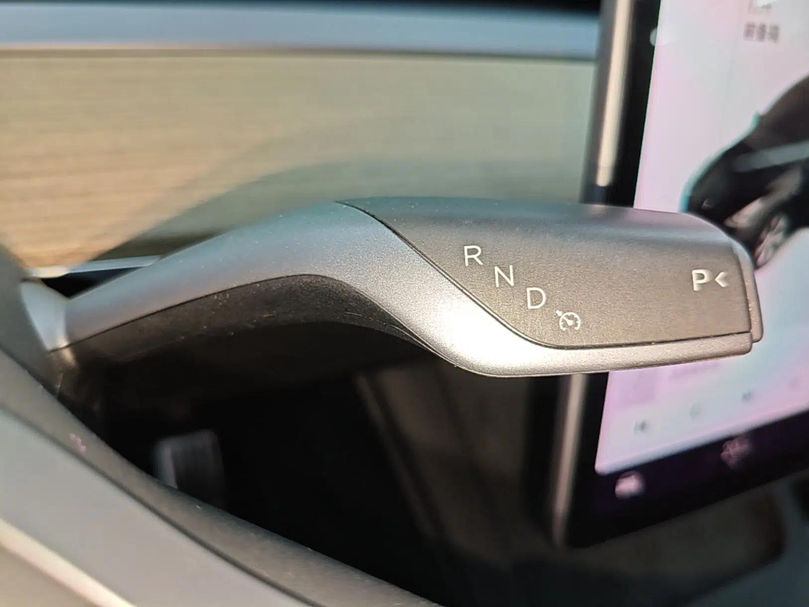 Tesla Model Y 2021 Long-Range All-Wheel-Drive Version 3D7 — миниатюра 16