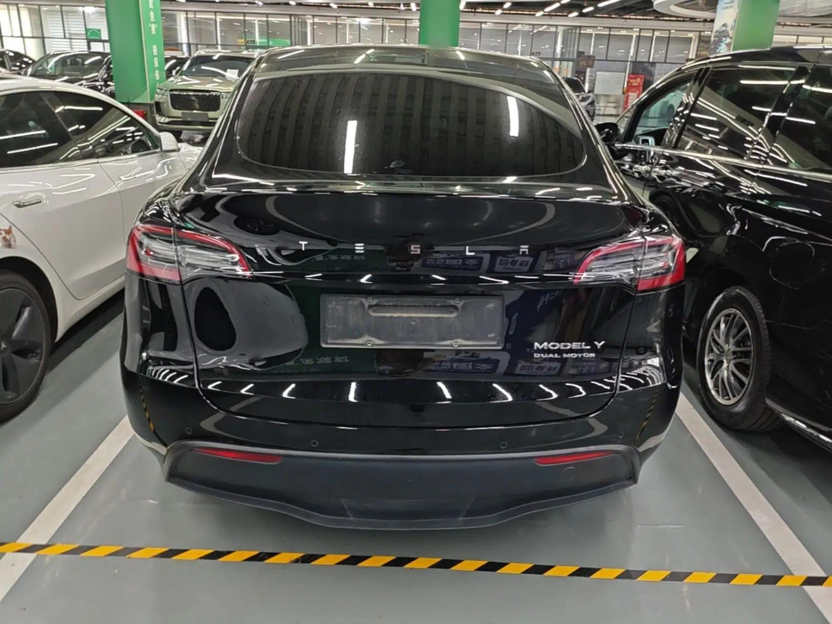 Tesla Model Y 2021 Long-Range All-Wheel-Drive Version 3D7 — миниатюра 5