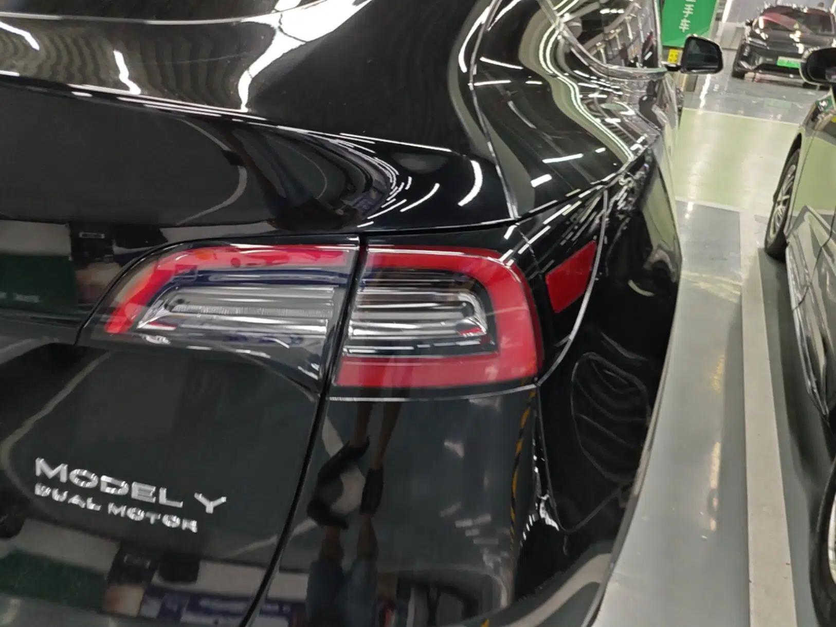 Tesla Model Y 2021 Long-Range All-Wheel-Drive Version 3D7 — миниатюра 9