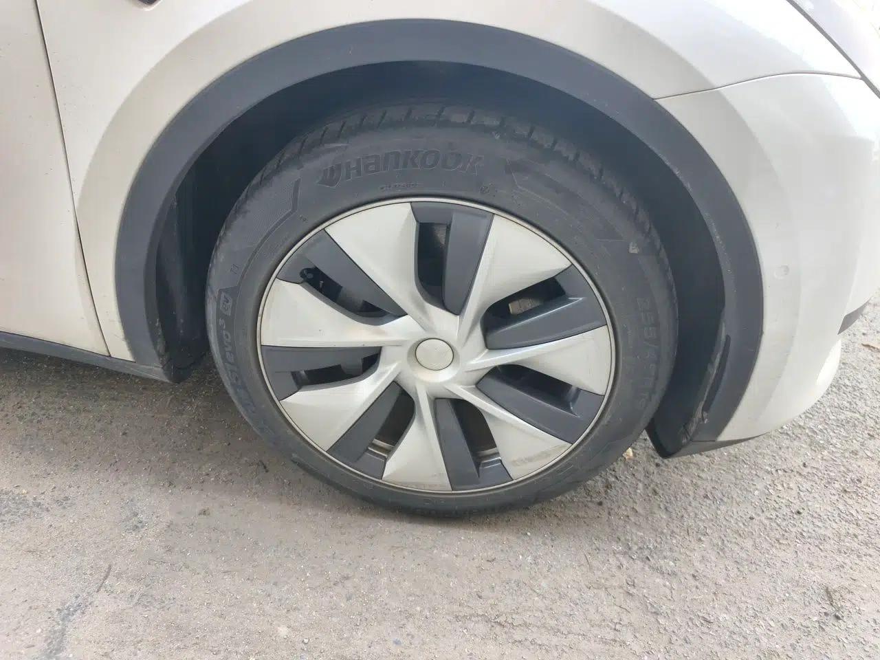 Tesla Model Y 2022 Revised Version Rear-Wheel Drive — миниатюра 5