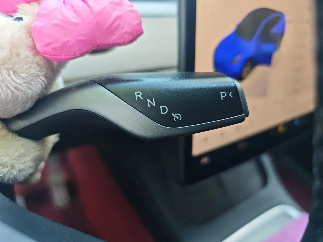 Tesla Model Y 2022 Rear-Wheel-Drive Version — миниатюра 14