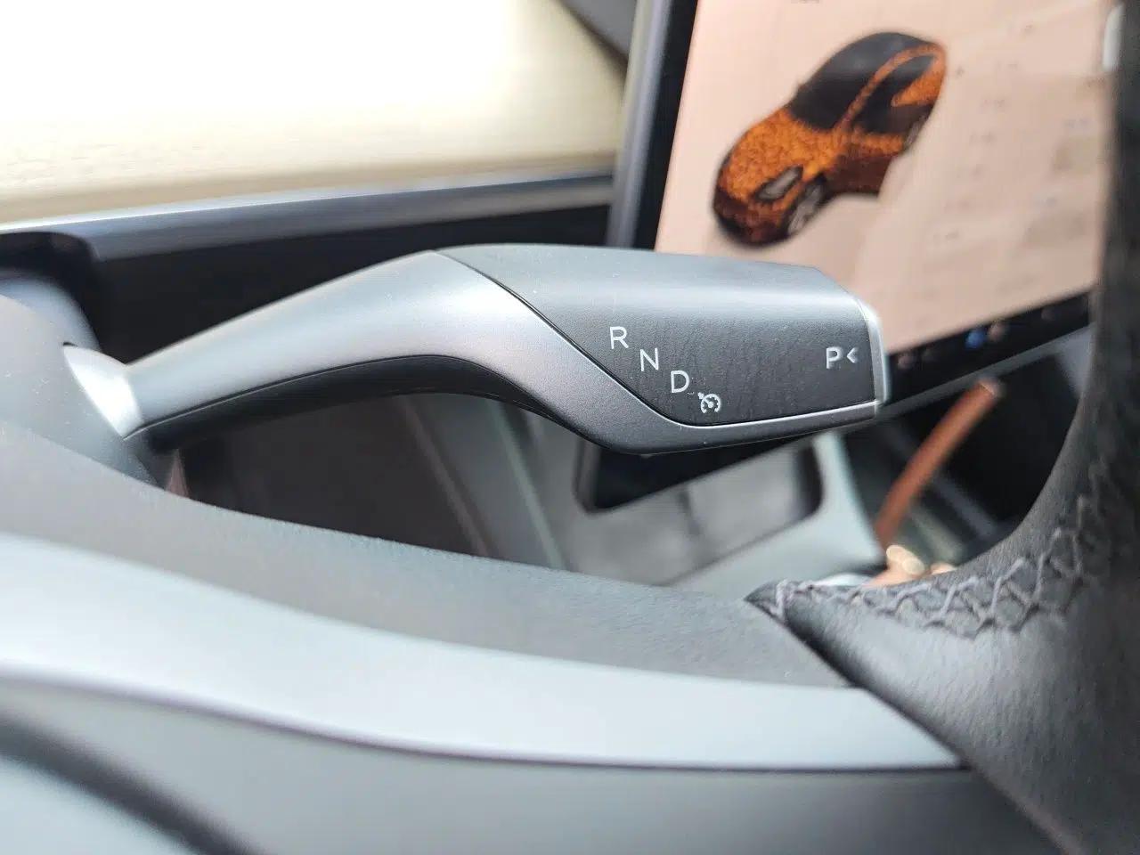 Tesla Model Y 2022 Rear-Wheel-Drive Version — миниатюра 14