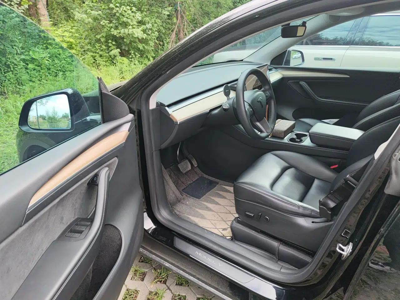 Tesla Model Y 2022 Rear-Wheel-Drive Version — миниатюра 16
