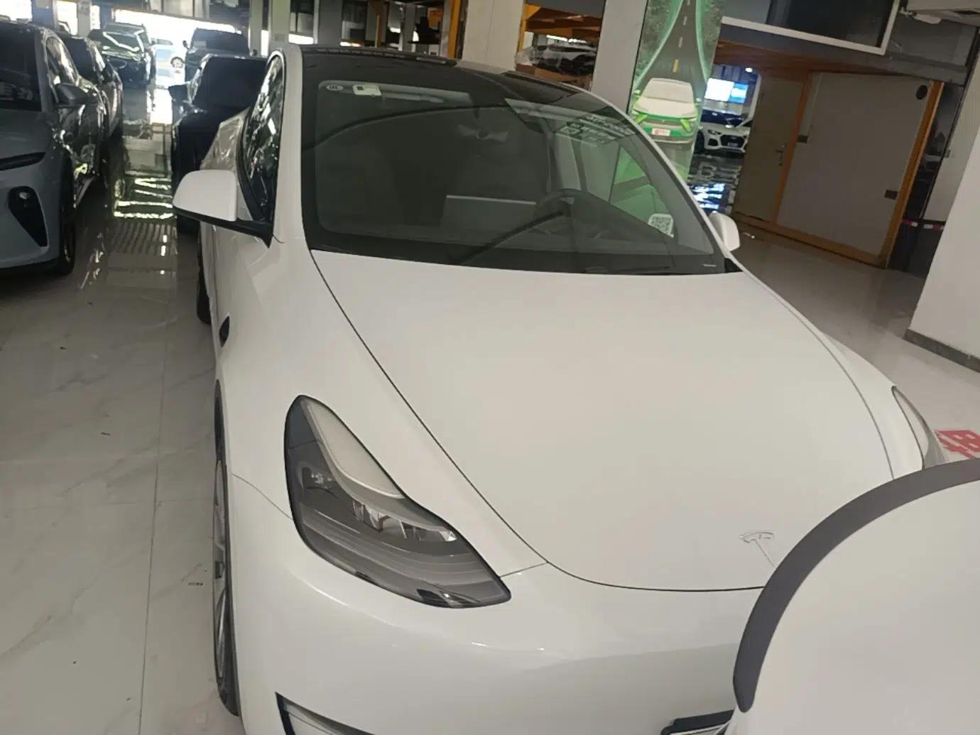 Tesla Model Y 2021 Long-Range All-Wheel-Drive Version — миниатюра 2