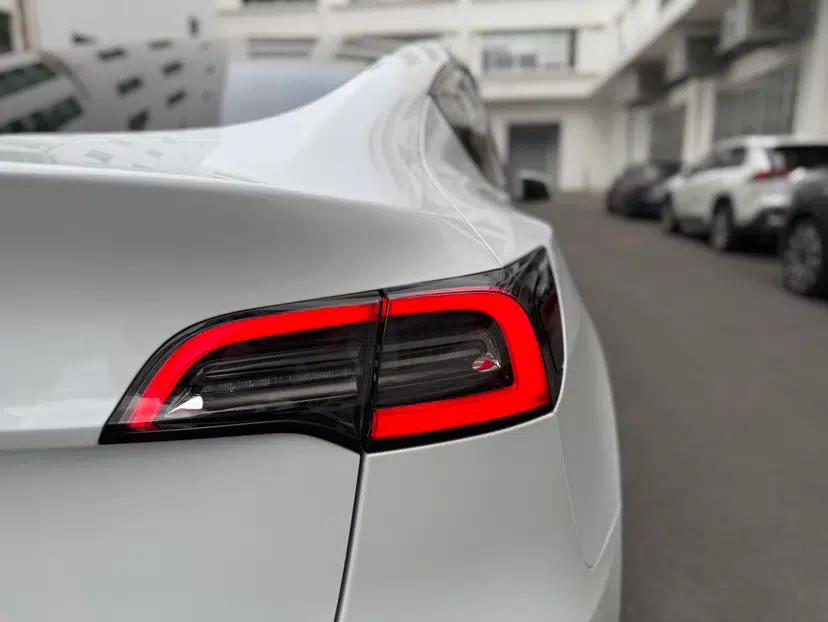 Tesla Model Y 2021 Long-Range All-Wheel-Drive Version — миниатюра 18