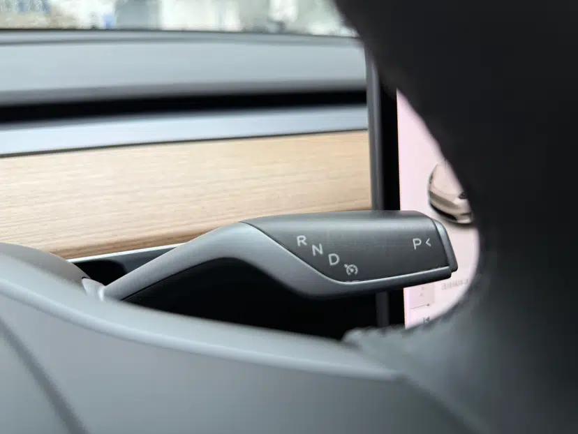 Tesla Model Y 2021 Long-Range All-Wheel-Drive Version — миниатюра 23
