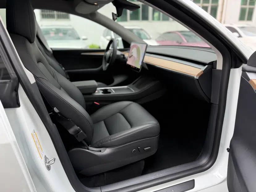 Tesla Model Y 2021 Long-Range All-Wheel-Drive Version — миниатюра 35