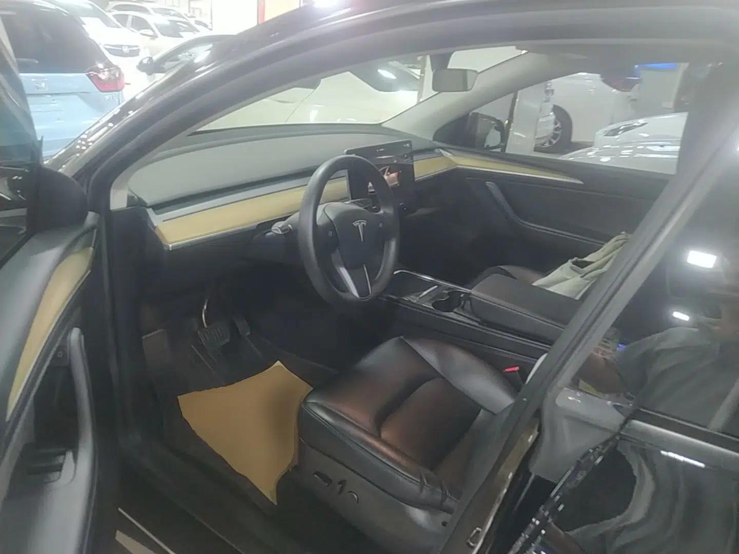 Tesla Model Y 2022 Rear-Wheel-Drive Version — миниатюра 18