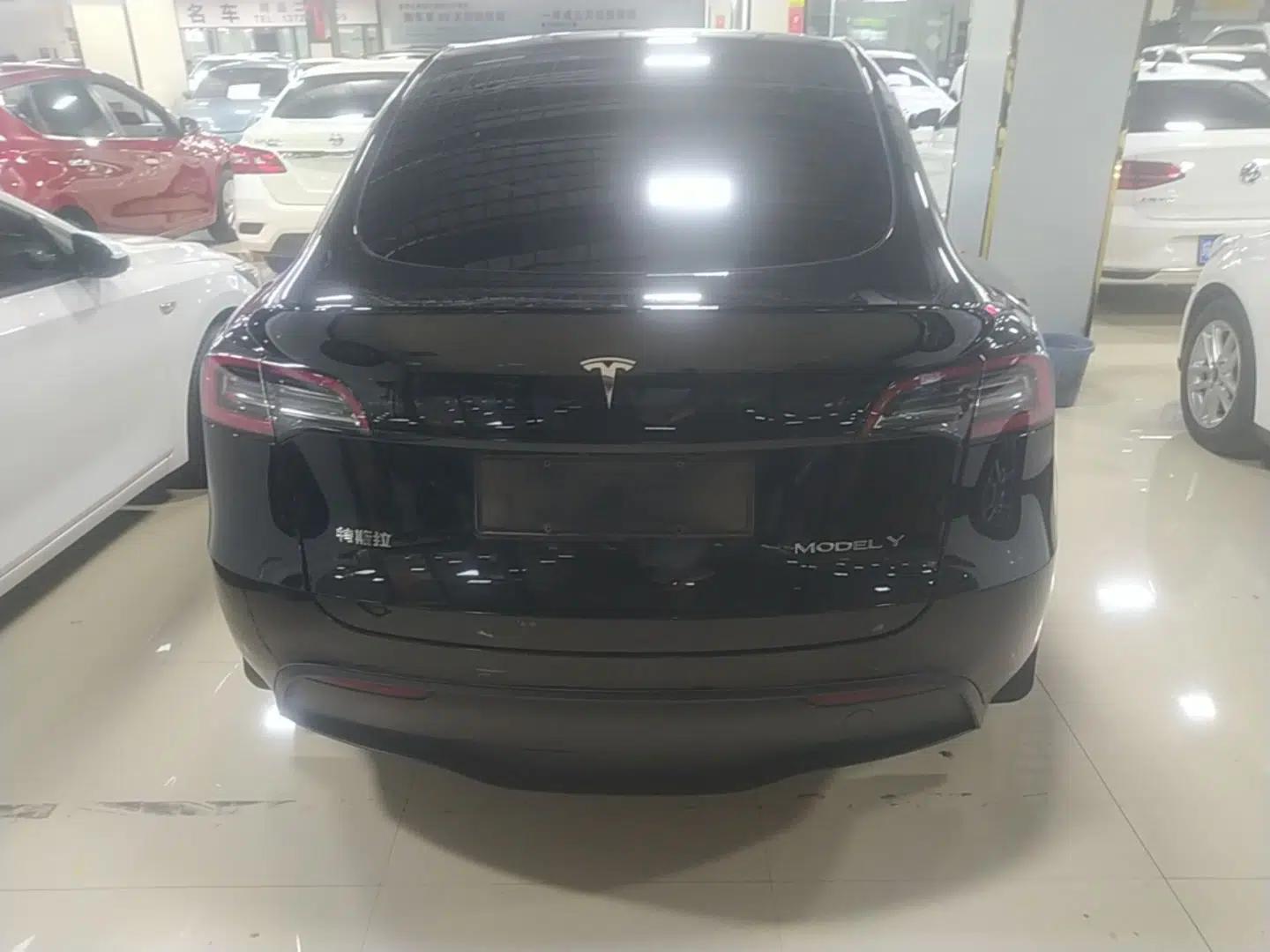 Tesla Model Y 2022 Rear-Wheel-Drive Version — миниатюра 5