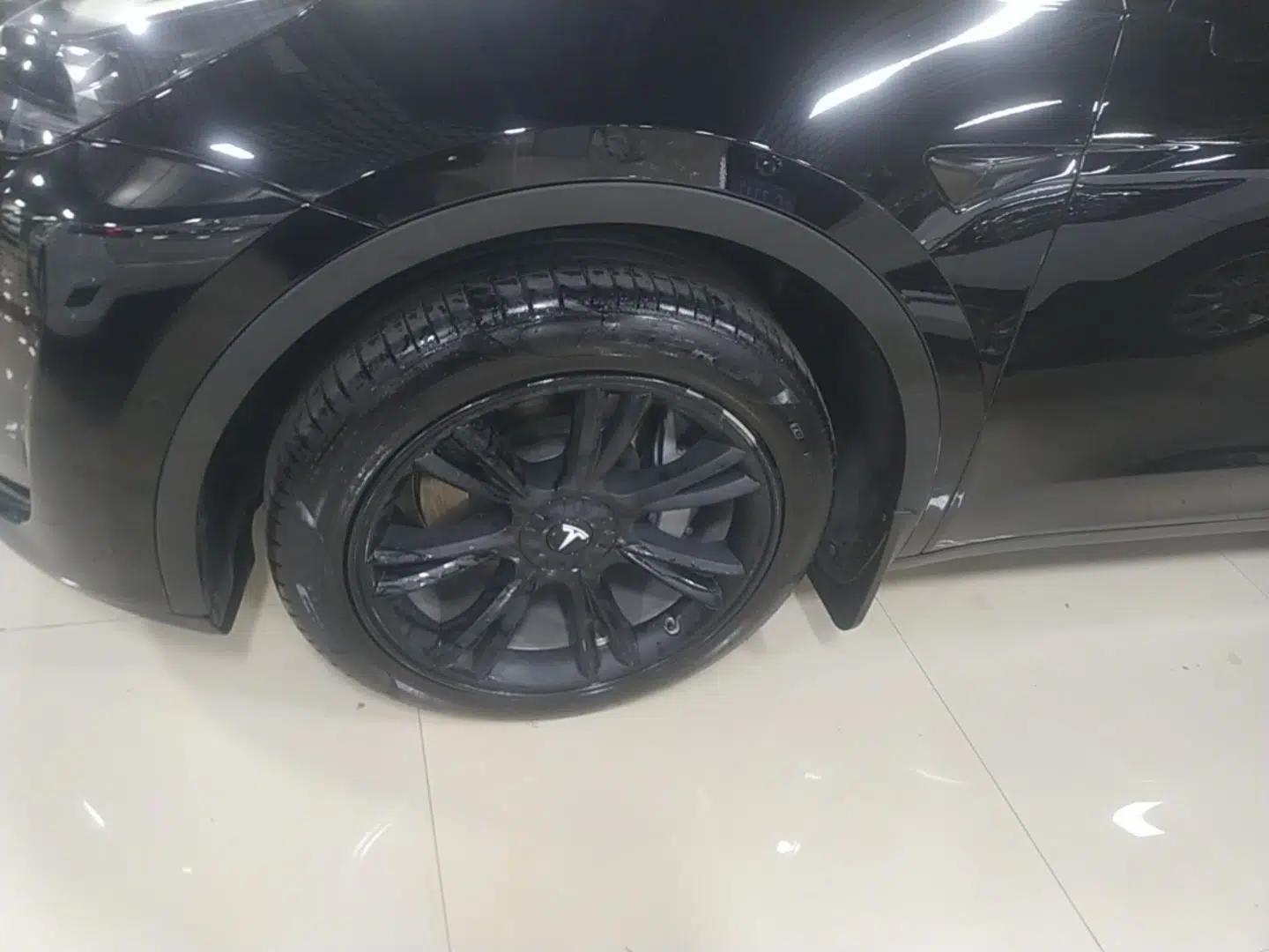 Tesla Model Y 2022 Rear-Wheel-Drive Version — миниатюра 10