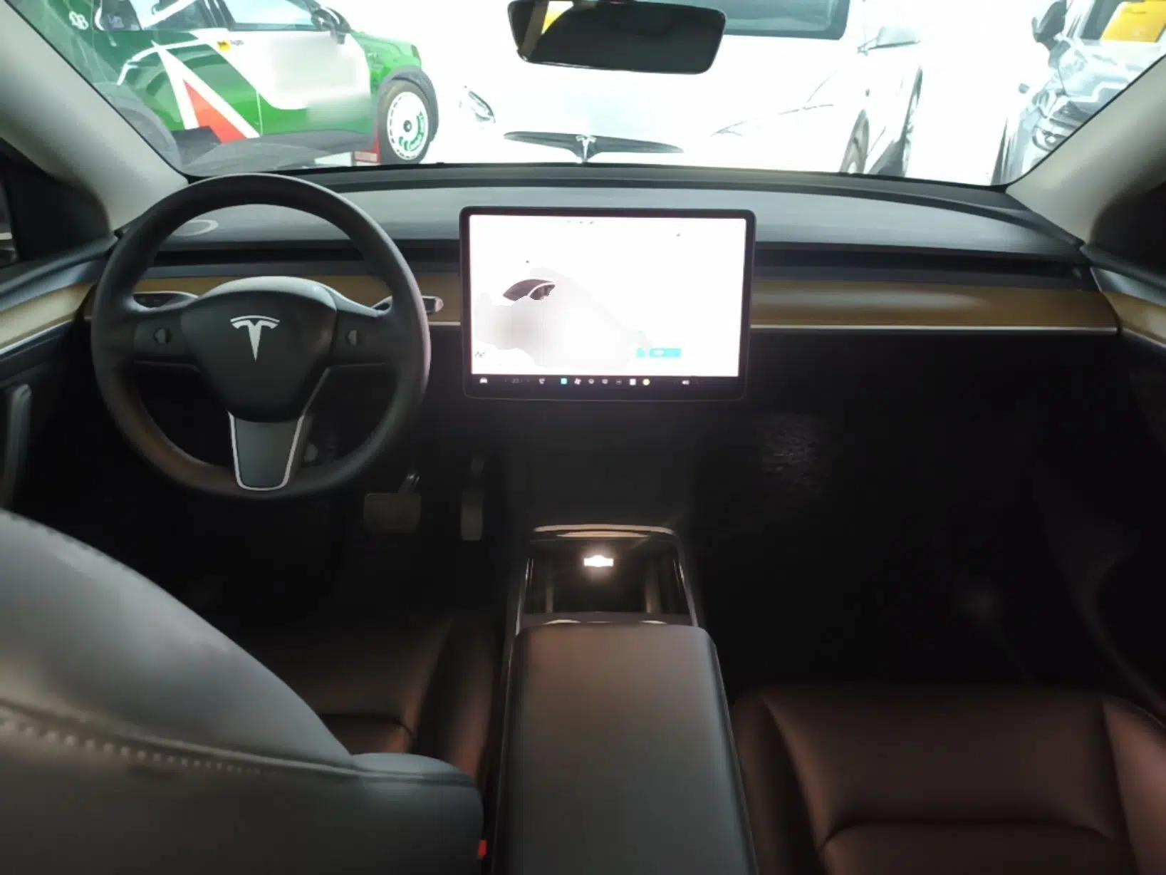 Tesla Model Y 2021 Long-Range All-Wheel-Drive Version — миниатюра 17