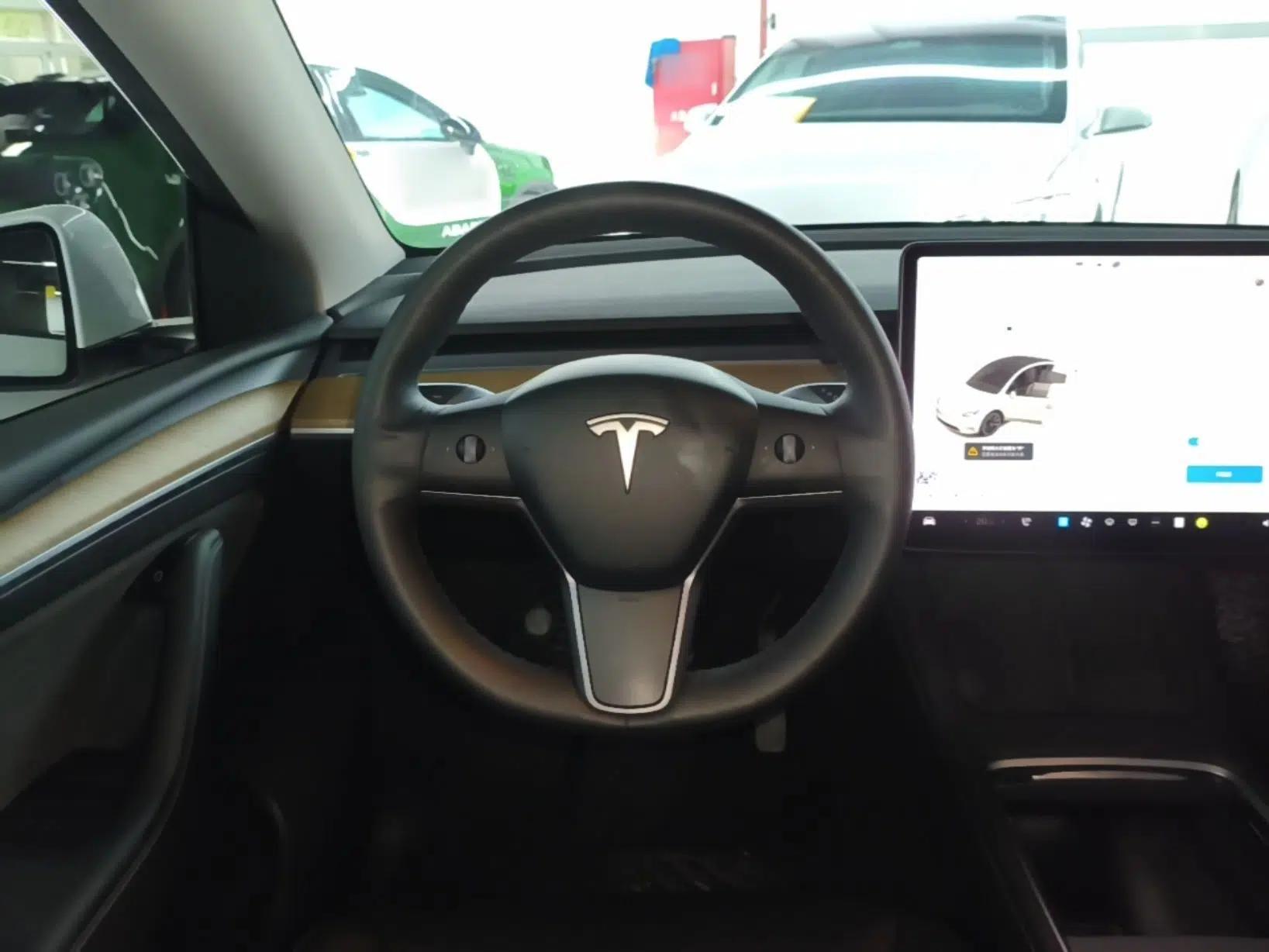 Tesla Model Y 2021 Long-Range All-Wheel-Drive Version — миниатюра 18