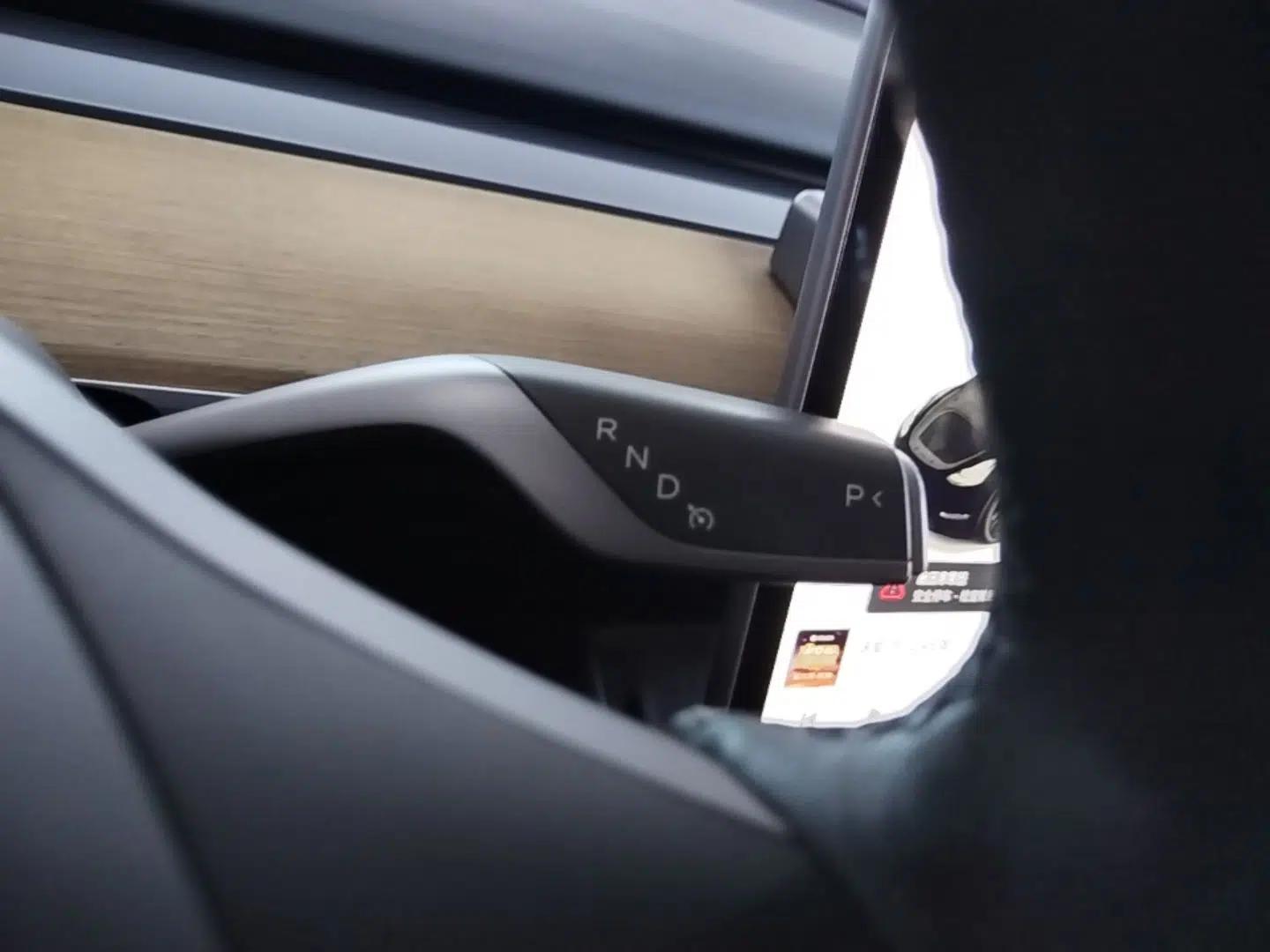 Tesla Model Y 2021 Standard Range Rear-Wheel Drive Version — миниатюра 16