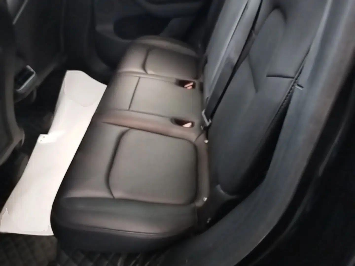 Tesla Model Y 2021 Standard Range Rear-Wheel Drive Version — миниатюра 20