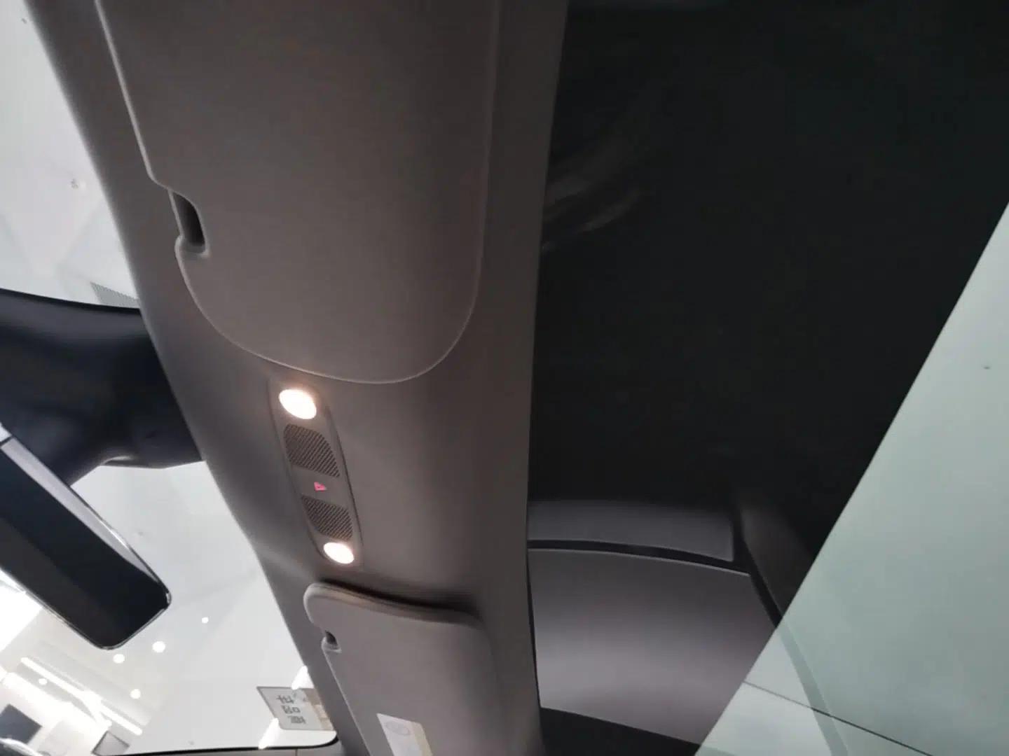 Tesla Model Y 2021 Standard Range Rear-Wheel Drive Version — миниатюра 21